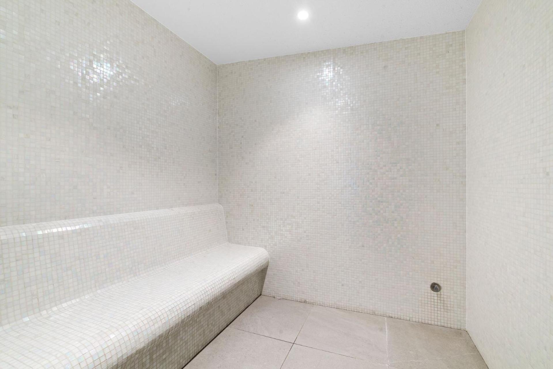 Luxury One Bedroom Gold Coast