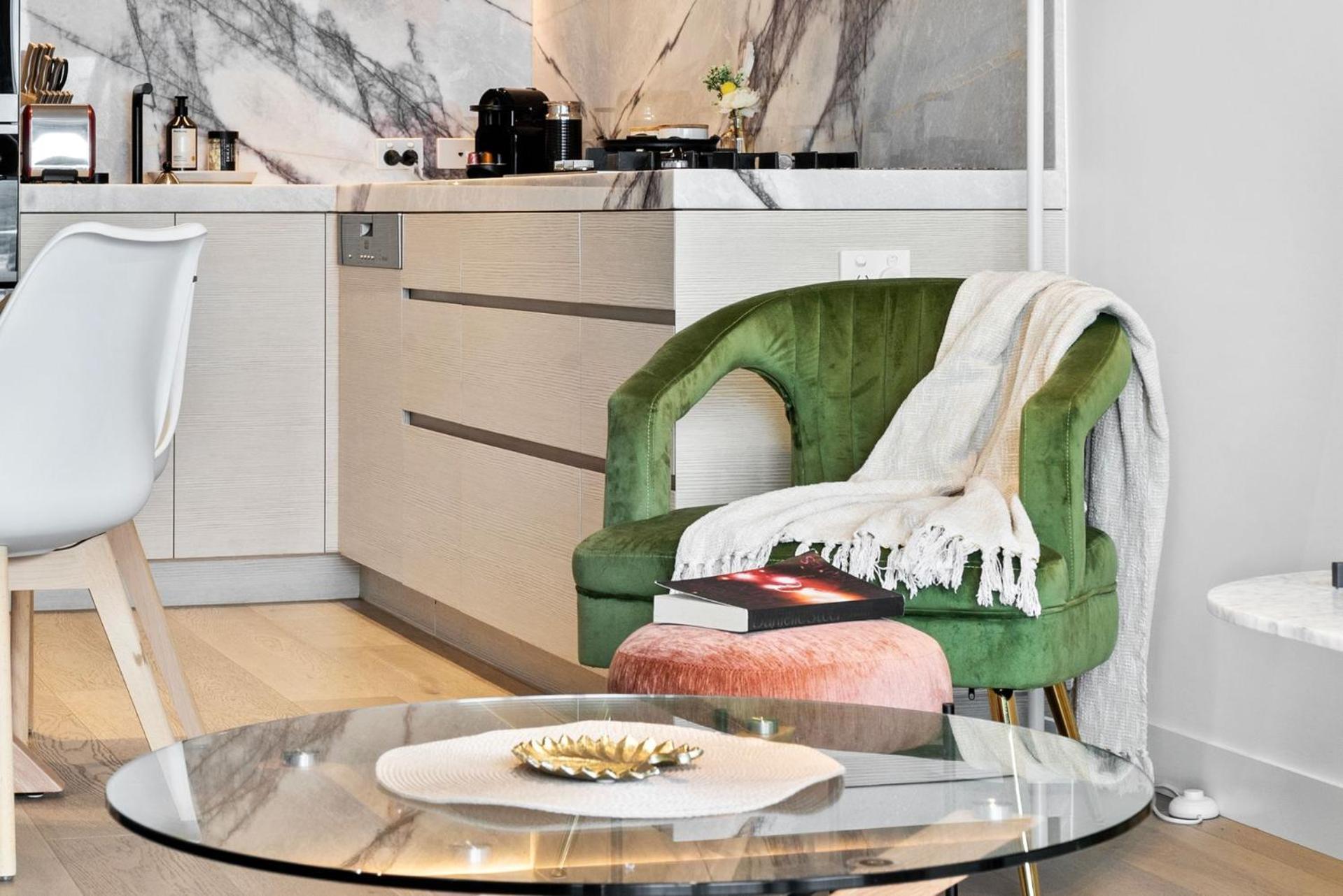 Apartment Luxury One Bedroom *